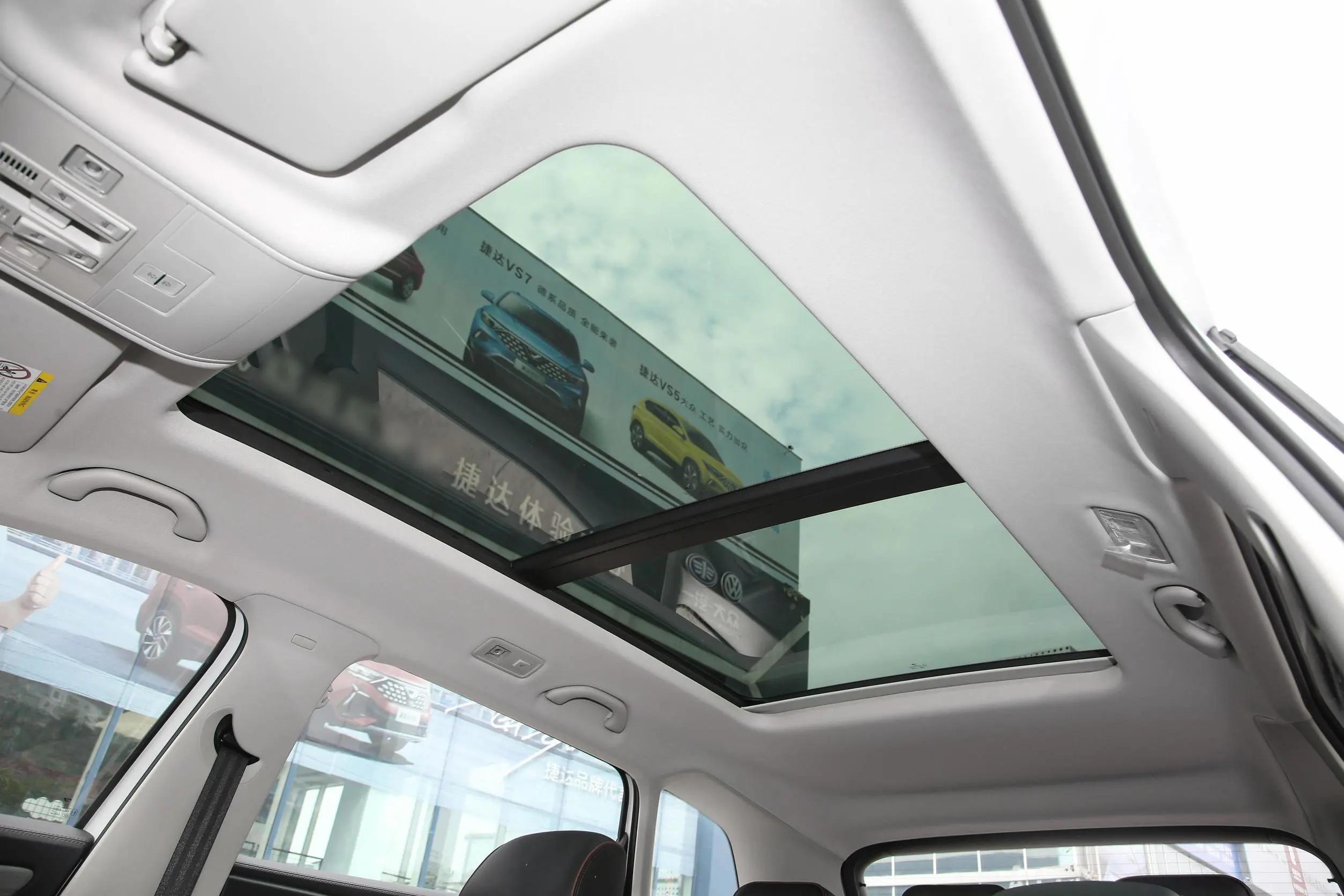 12多万合资suv,12万以内suv买长安还是奇瑞