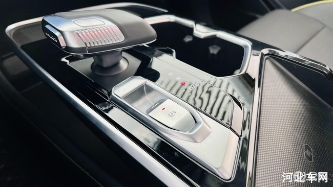 新魔方汽车鸿蒙,搭载鸿蒙系统的新能源车