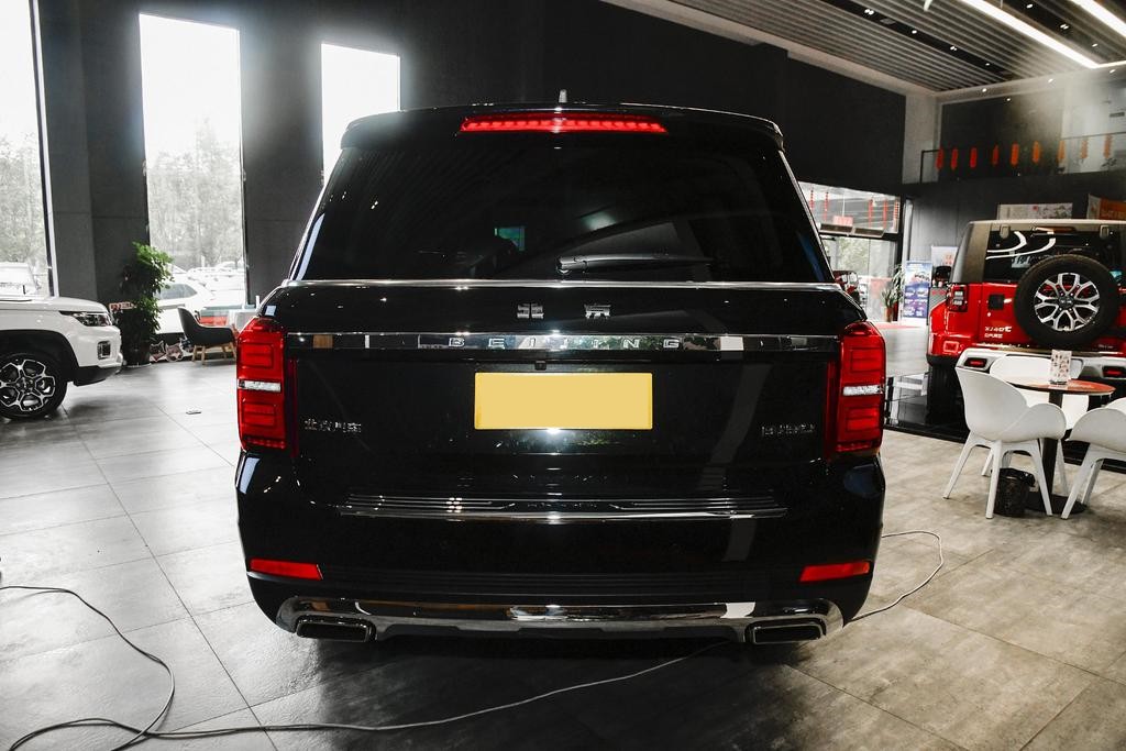 配奔驰同款引擎，搭载4.0TV8动力售价128.8万，北京BJ90实力如何