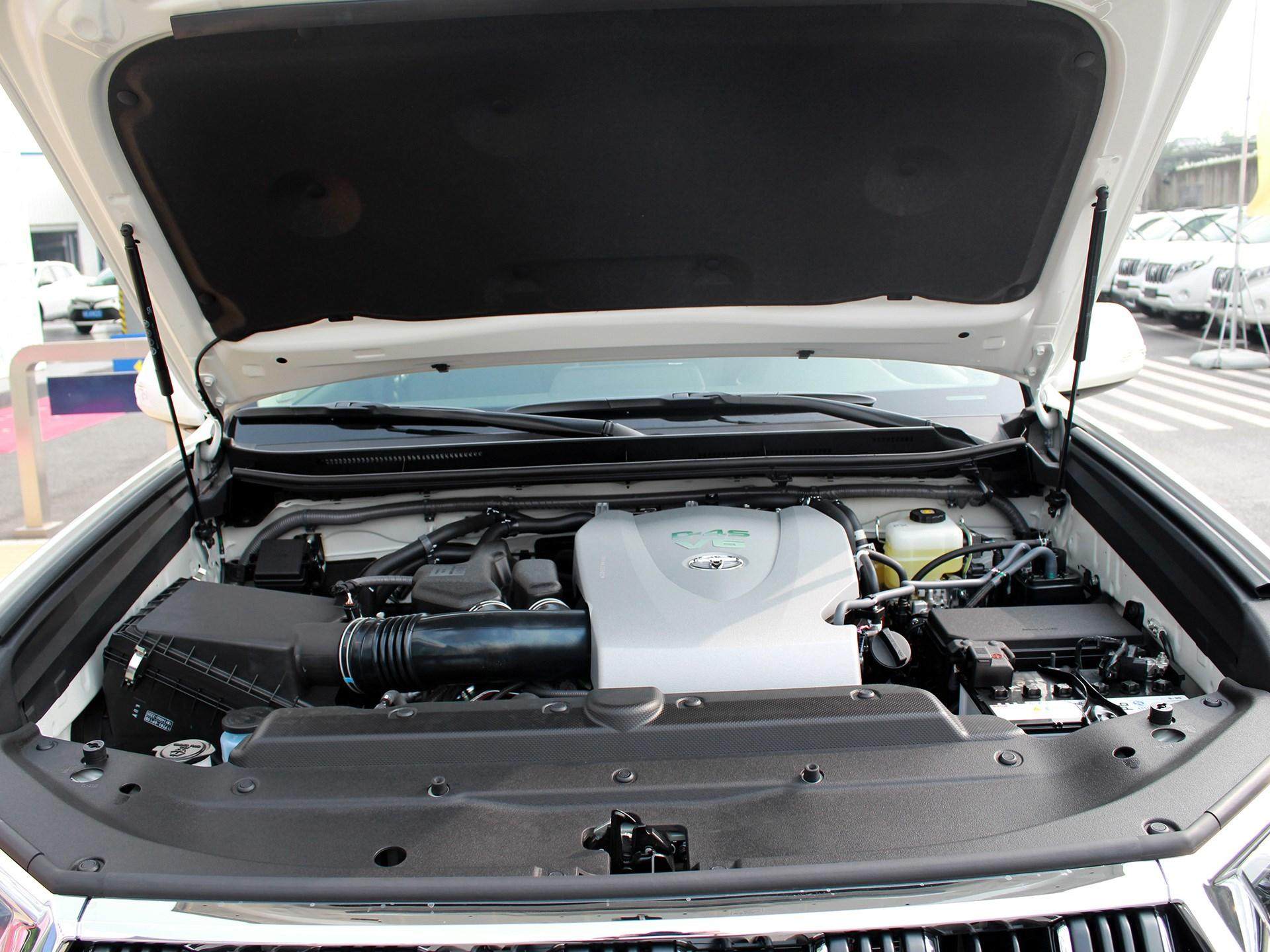 普拉多跑山路怎么样,普拉多4000走山路