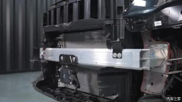 东风标致4008拆车,标致4008拆门板