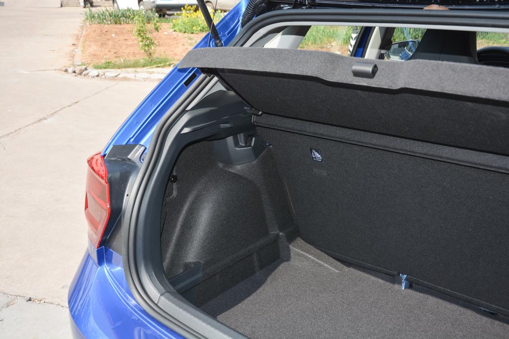 polo鎼烘墜椋為┌浜虹敓,polo鍚岀郴鍒楄溅