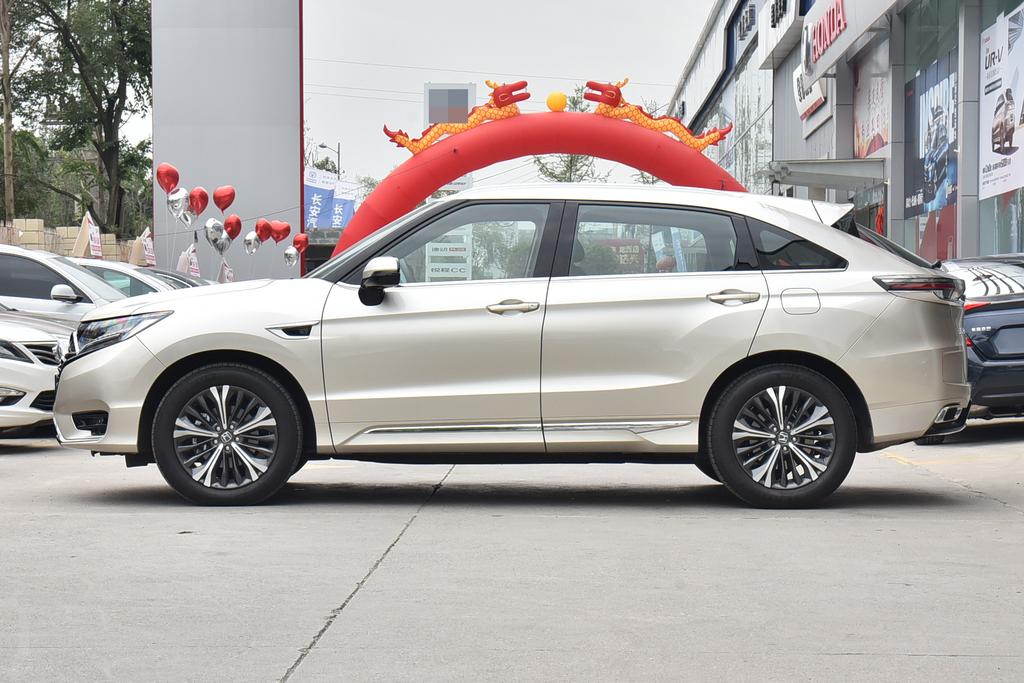 新款urv曝光车身加长主打轻奢主义,本田urv1.5t