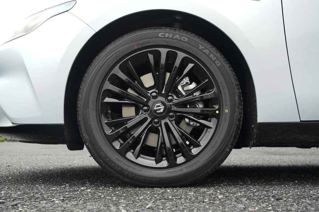 23款零跑c01优惠太原,成都2023款零跑c01底价多少