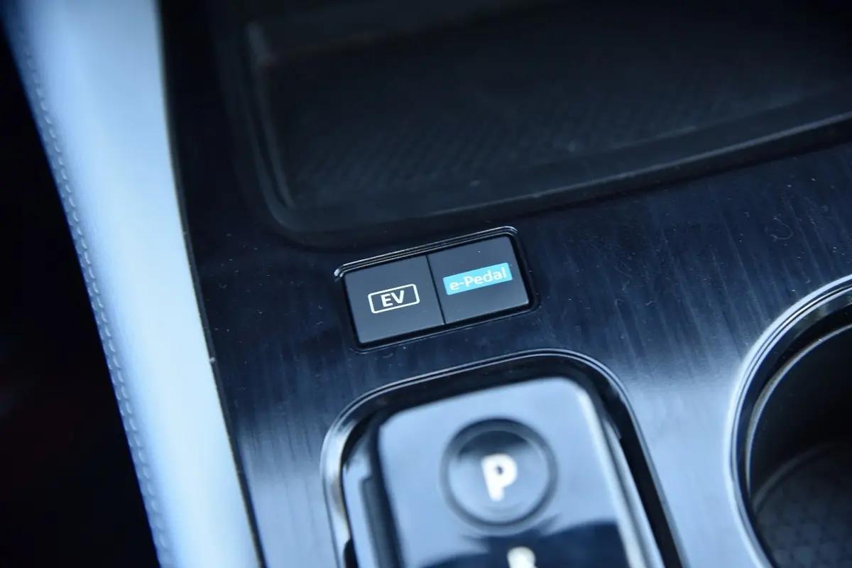 日产奇骏超混电驱没有备胎吗,双混电驱奇骏