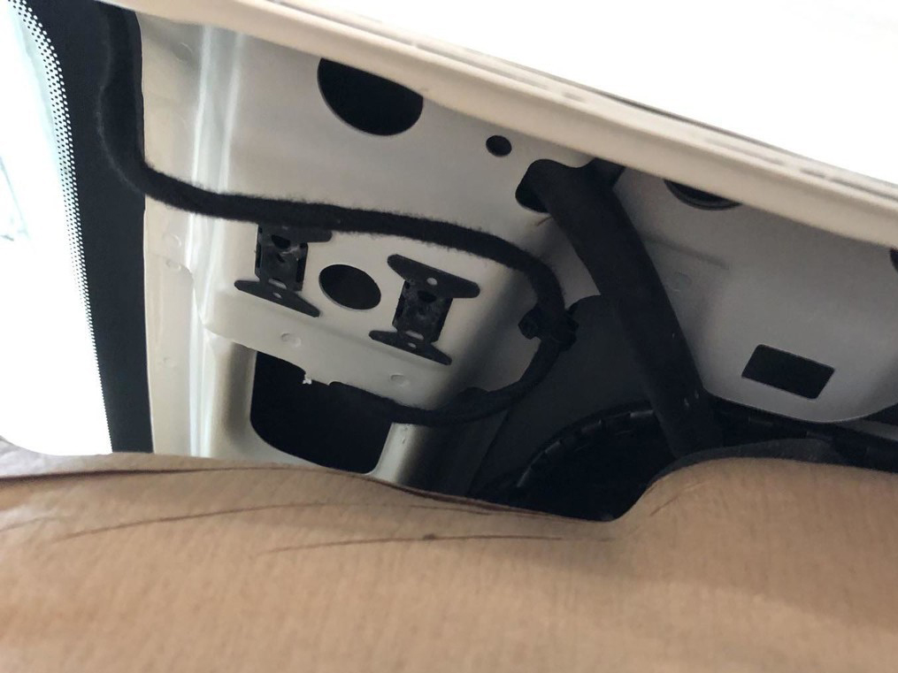 福克斯天窗漏水怎么调试,福克斯天窗从眼镜盒哪个位置漏水