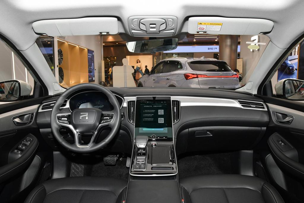 飞凡汽车株洲,郴州步步高新天地飞凡体验馆