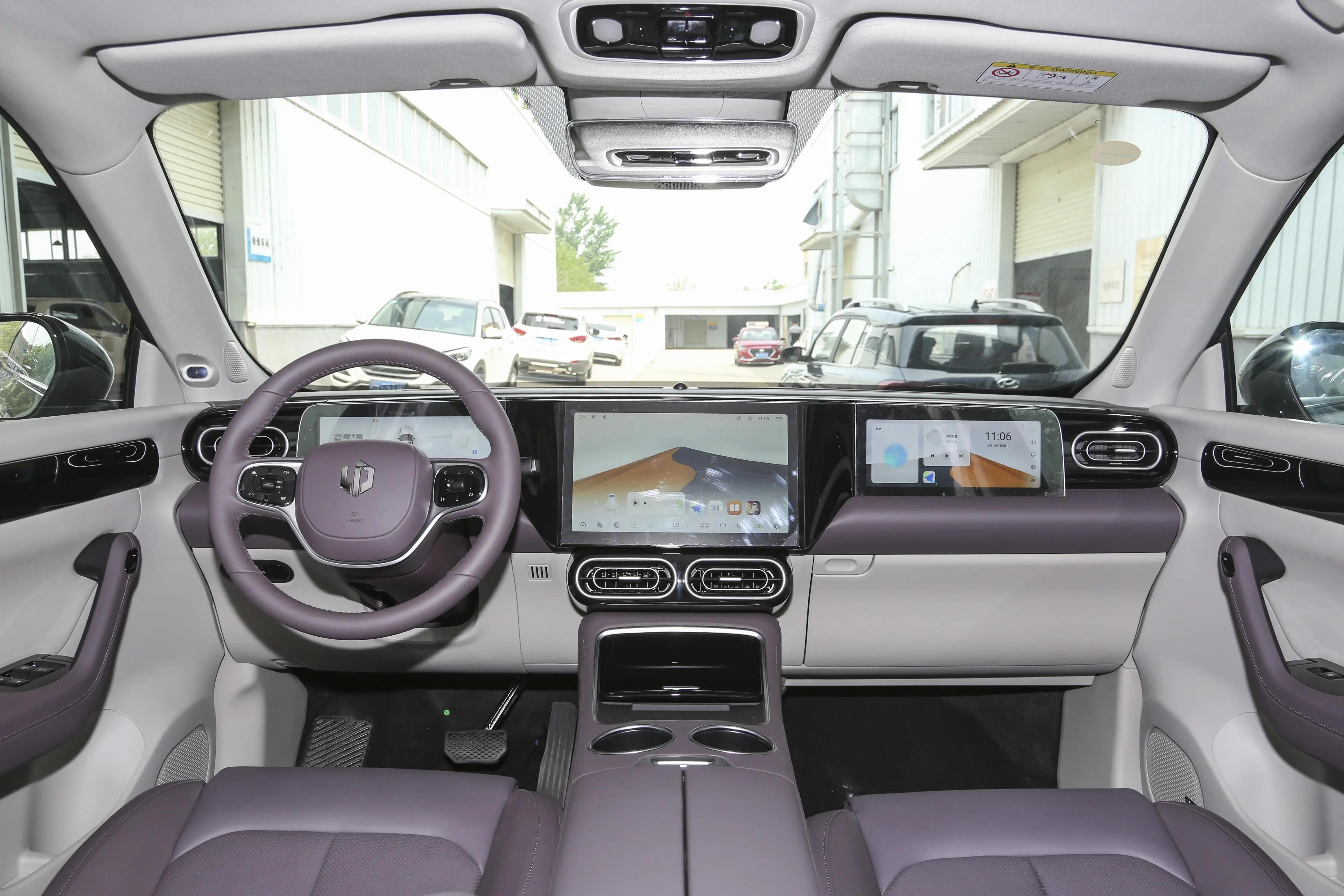 零跑增程180舒享版测评,零跑c11增程版285和180舒享纯电续航