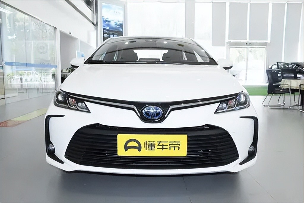 家用卡罗拉合适吗,适合家用空间大省油