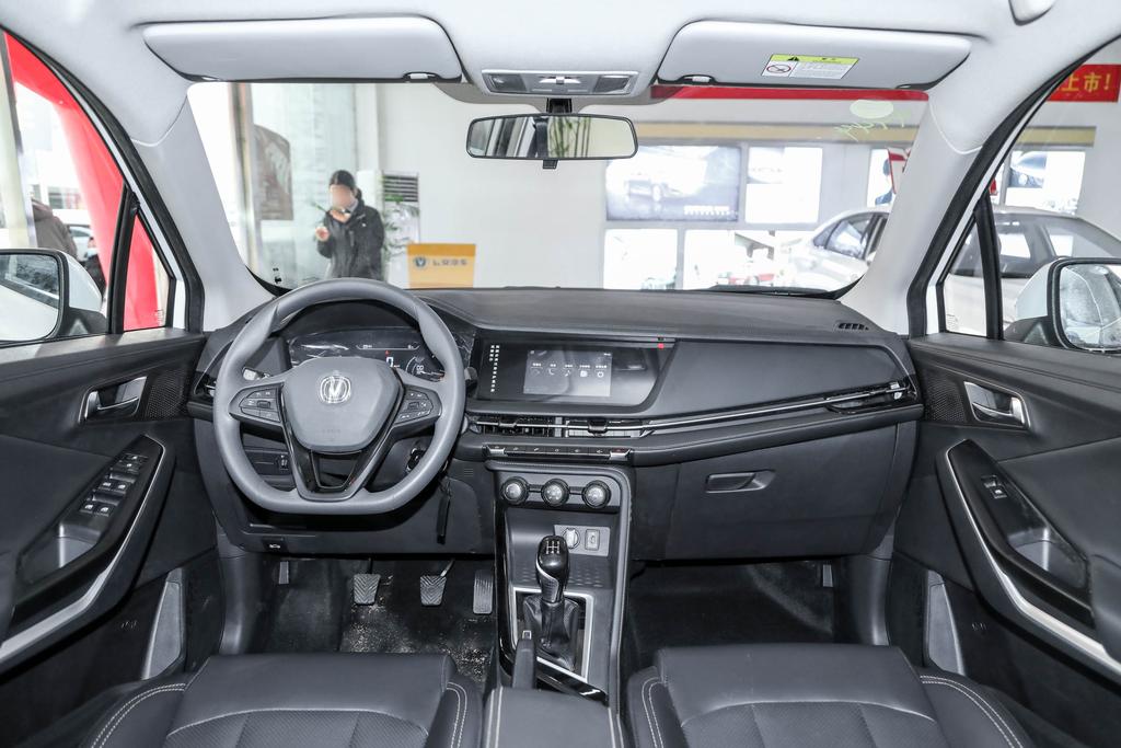 外观大气硬派直降近6万,外观霸气空间够用再加上性能卓越