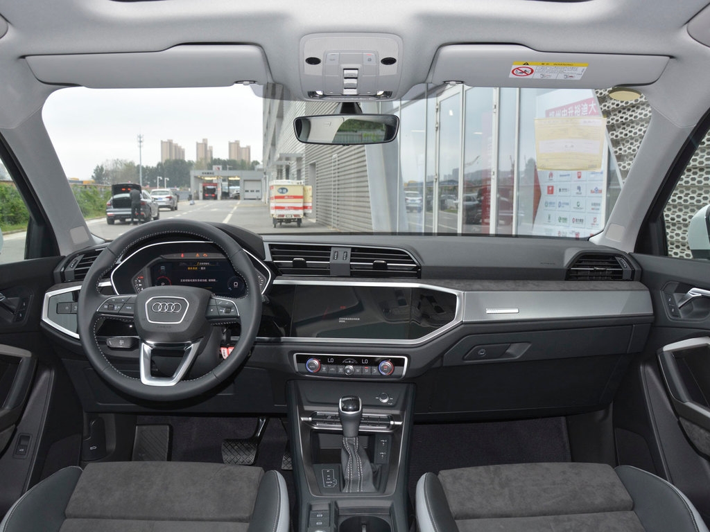 途观l和奥迪q32024款哪个好,靠降价能取胜吗