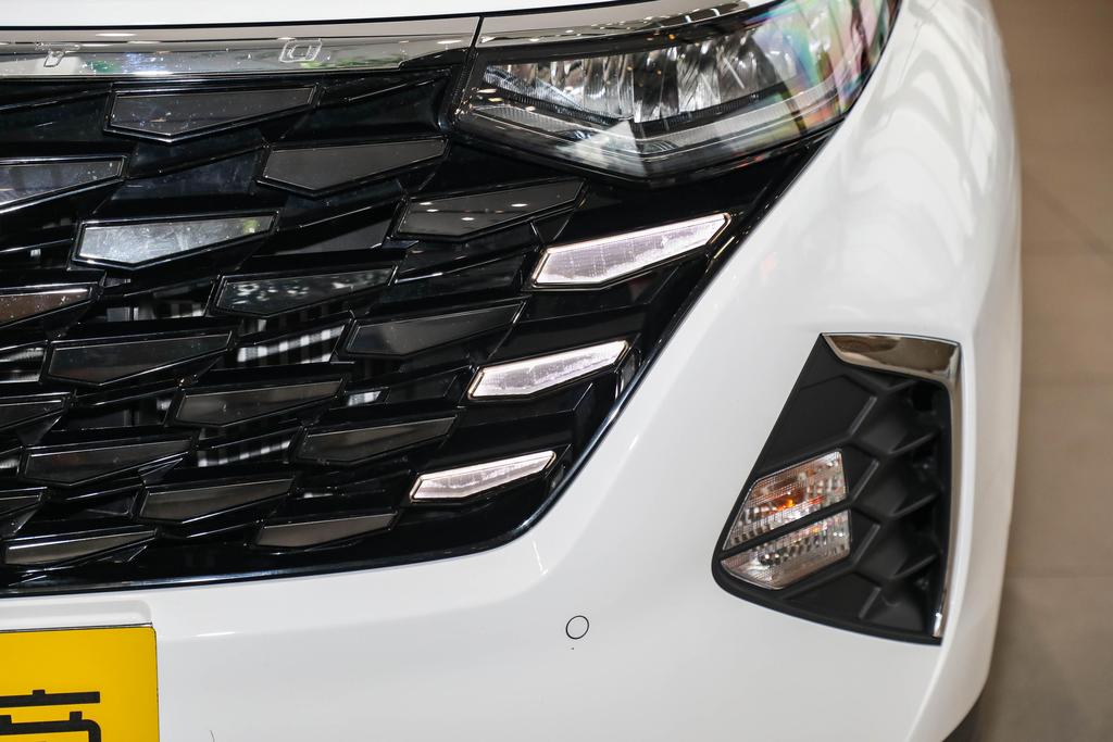 现代首款mpv库斯途车身颜色有几款,北京现代库斯途发布会现场在哪里