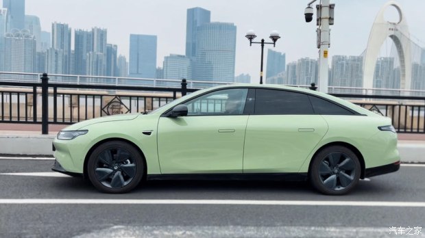 零跑c01增程和纯电驾驶质感,试驾零跑c01纯电最新落地价