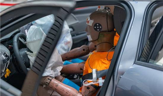 沉迷在了“凡尔赛”全球标杆工厂出品，品质必须全球化