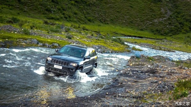 进口顶级加长版豪车suv,百万级suv大比拼大切诺基