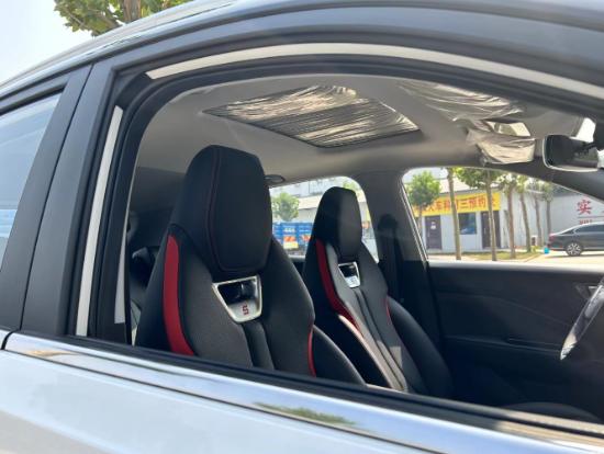 五菱星驰suv起售价图片,五菱星驰小型suv多少钱