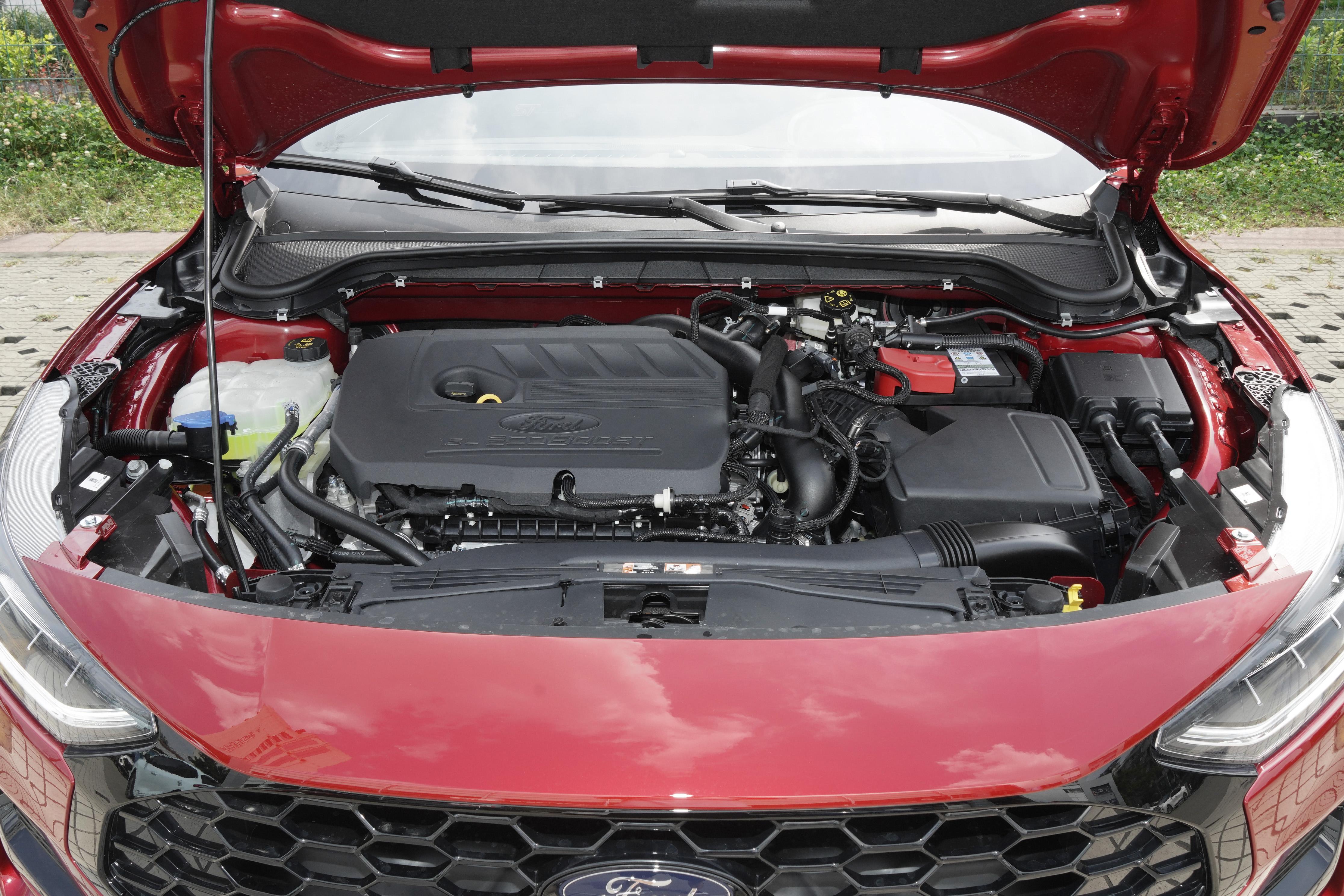 经典福特福克斯两厢小钢炮实测,福特福克斯两厢新款测评