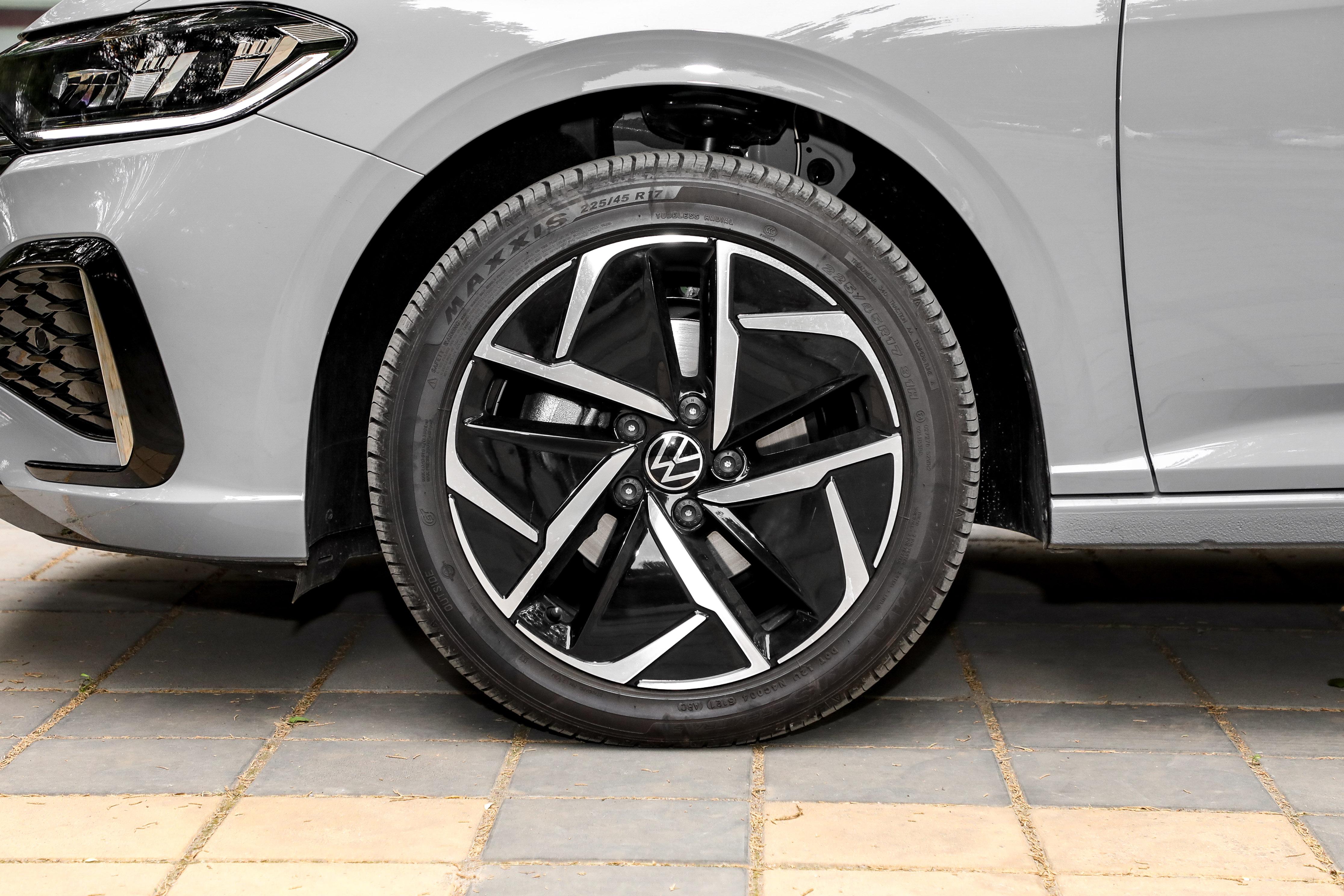 全新大众朗逸轿车13万左右,大众朗逸十五万以内落地轿车推荐