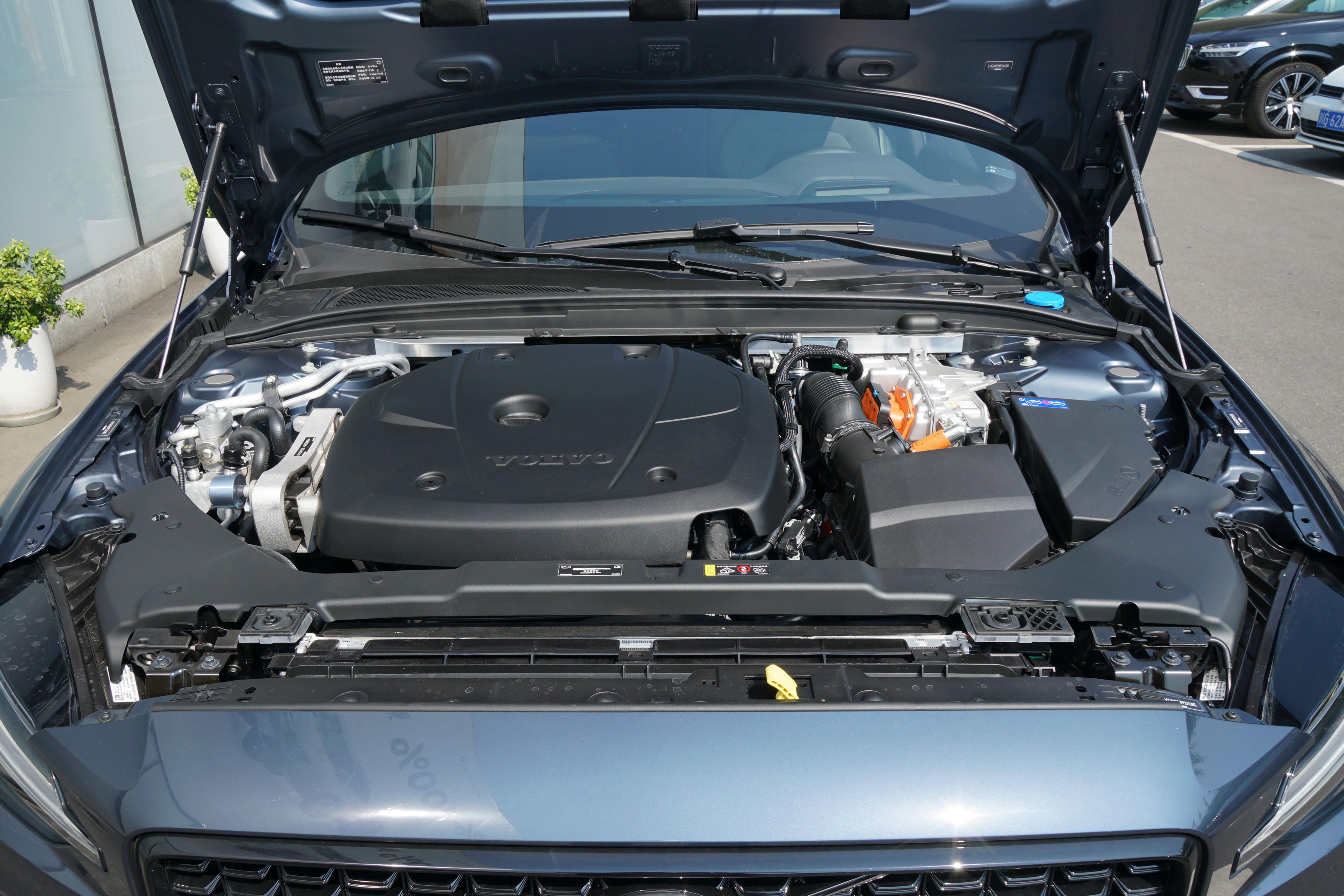 沃尔沃s602022款t8混动豪华版,全新沃尔沃s60优惠后多少钱