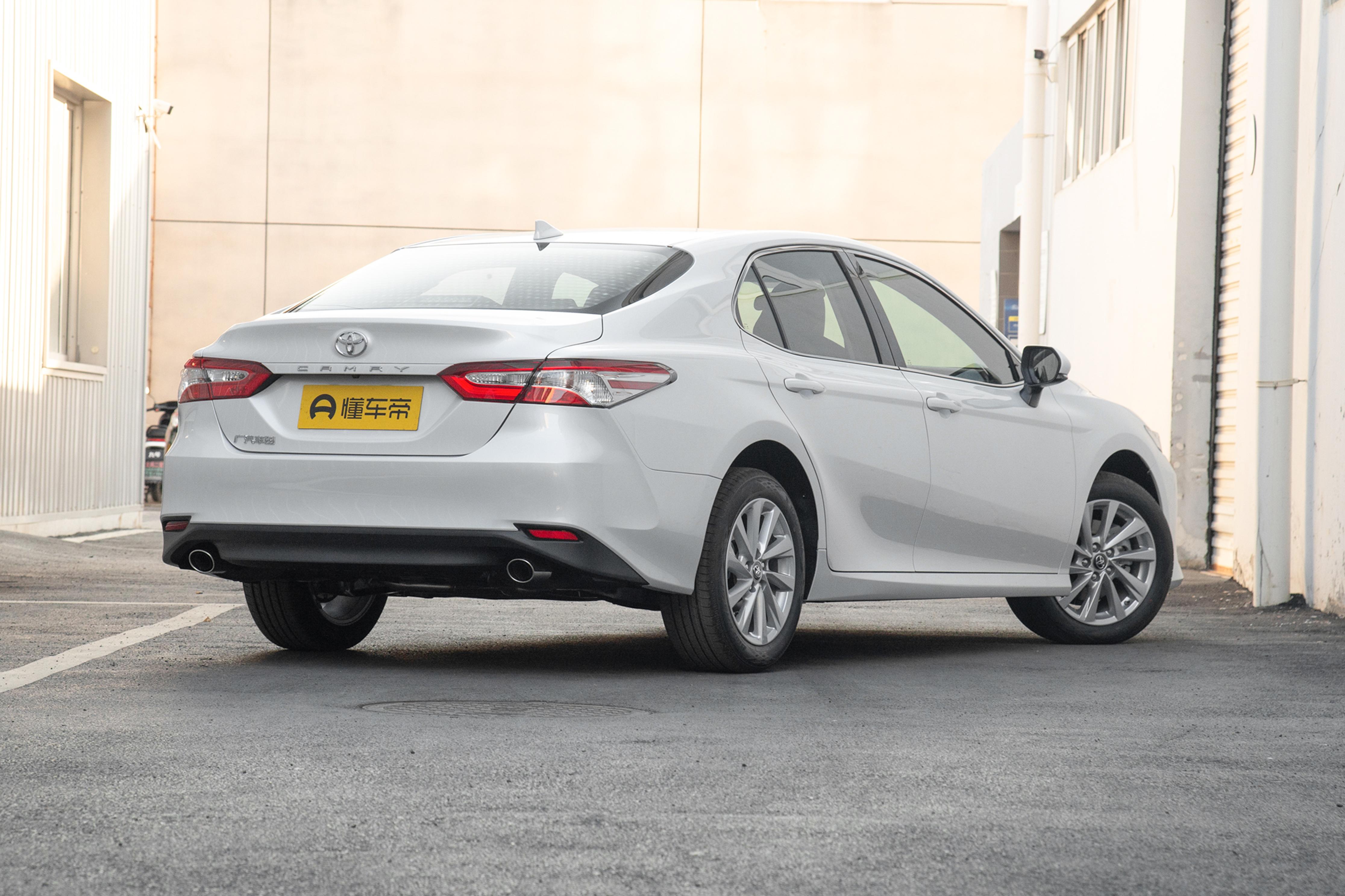 凯美瑞2.5g豪华与雅阁260精英对比,凯美瑞2.5豪华版和雅阁260怎么选