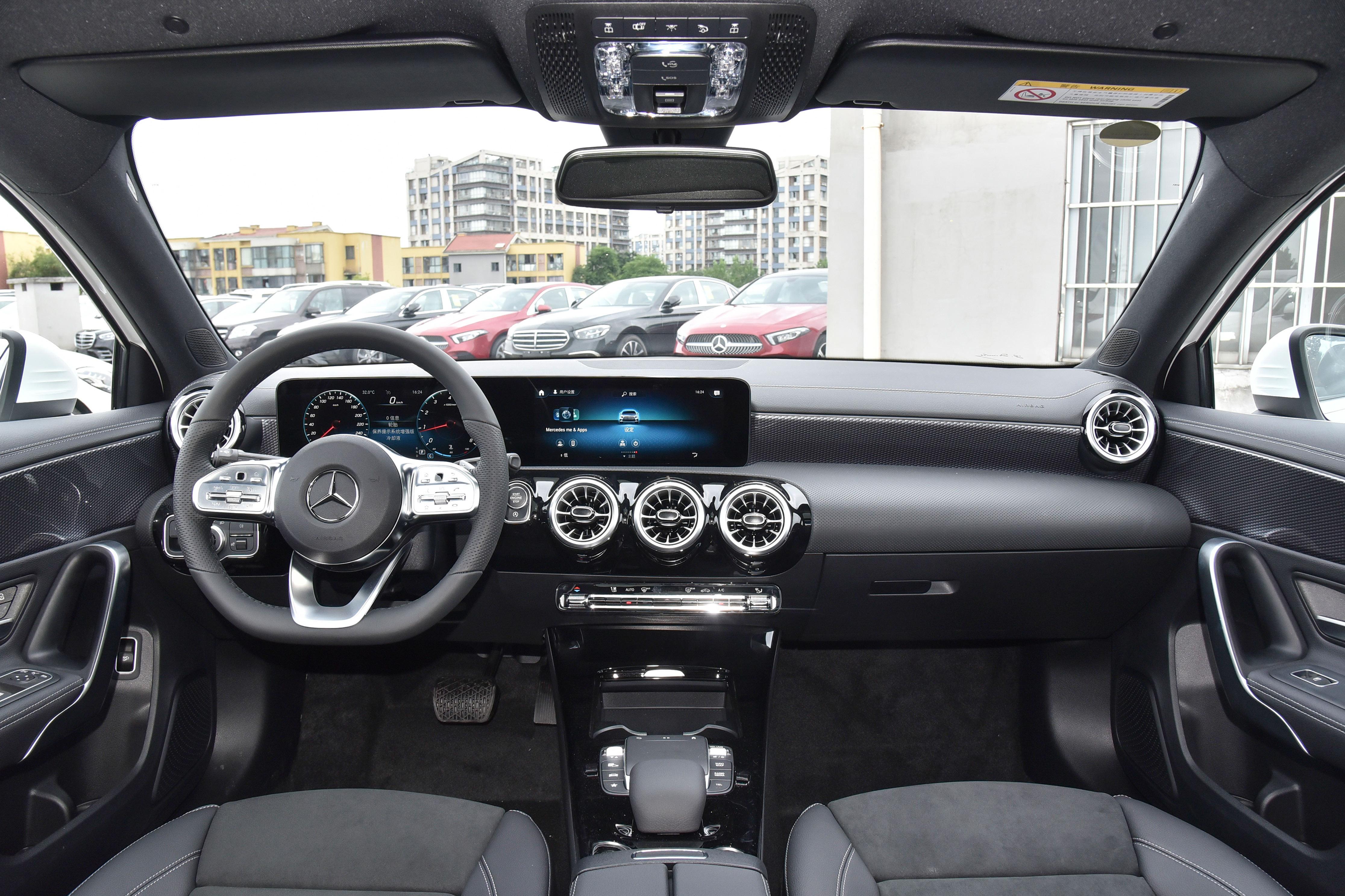 2022款奔驰*级A**用车成本分析，开一台豪华品牌小车需要多少钱？