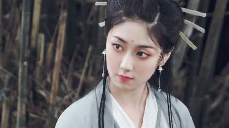 小说：魔头被封印在收纳袋里，偶然为他所得后，他整天捏魔头屁股