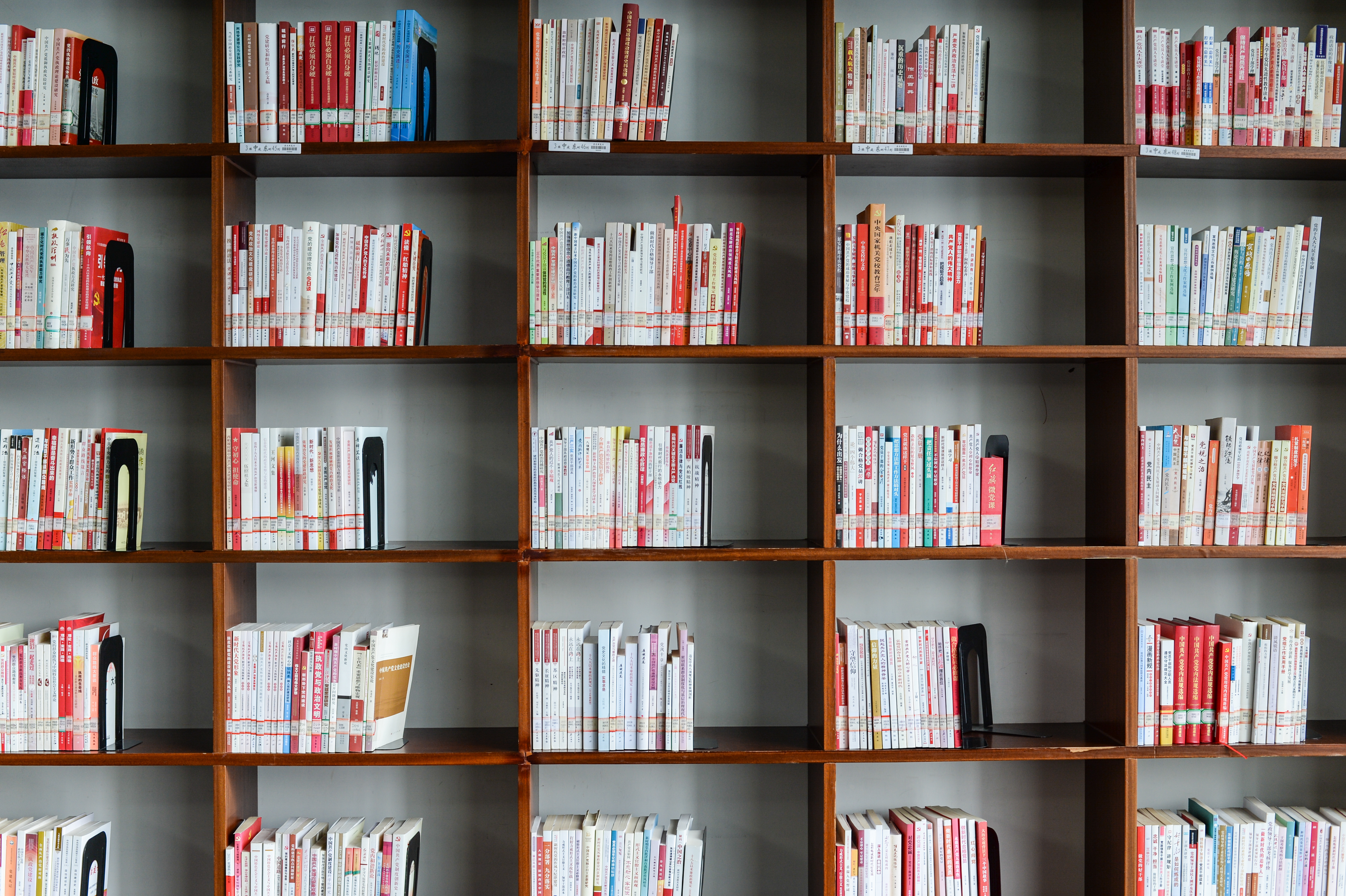 农村生活的朴实日常摘野果,农村提心吊胆的真实生活