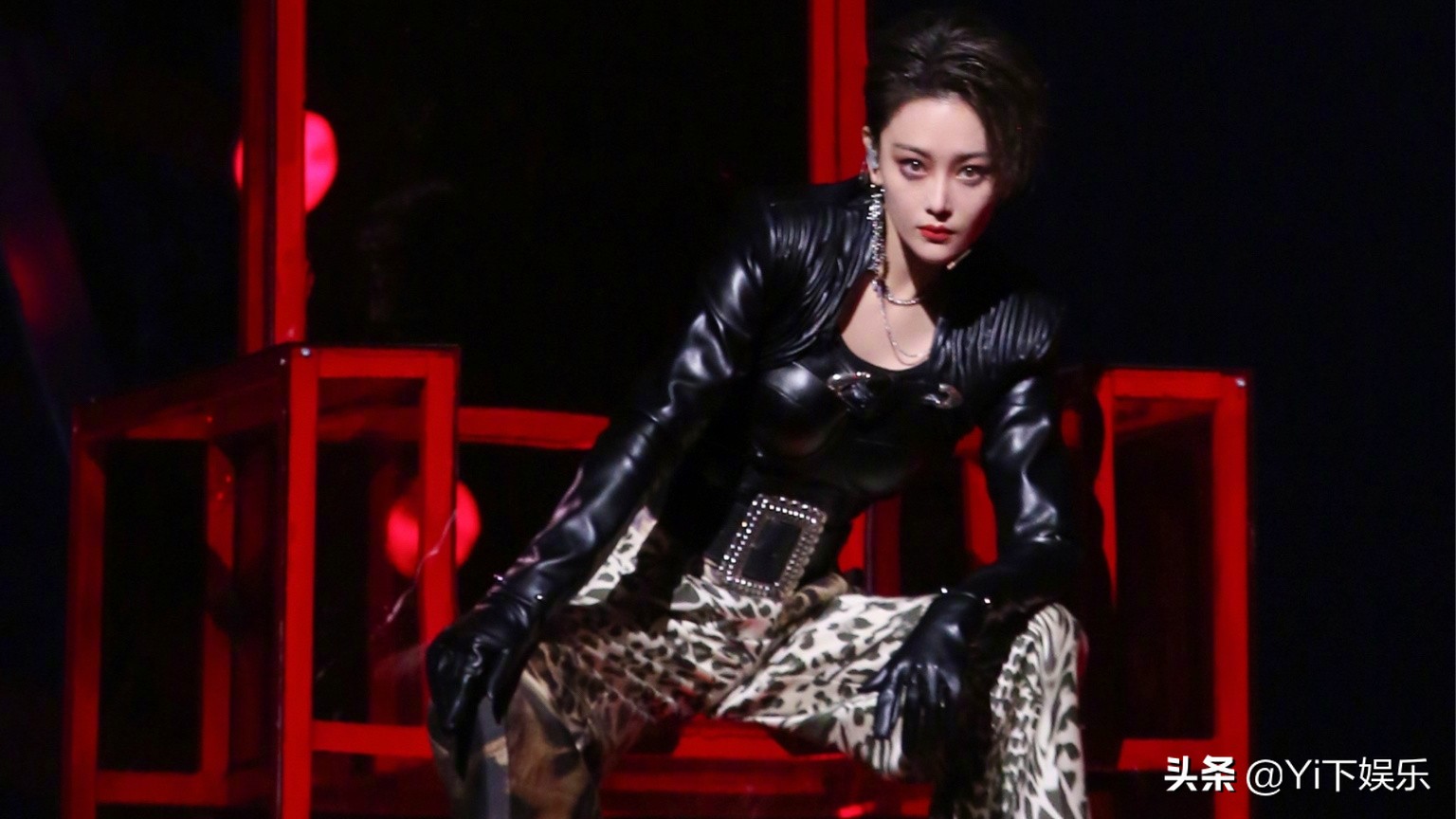 衣服沾上吃饭的油渍怎么去掉,衣服弄到食用油渍怎么去除