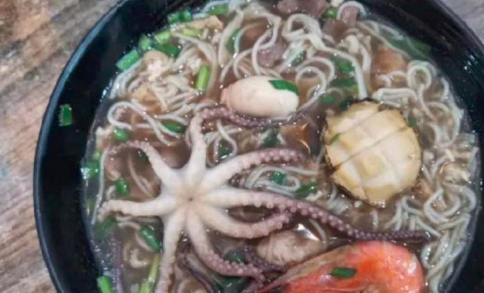 【法治热点早知道】一公司组织员工越野赛，为防作弊没收手机只给地图，致18人被困深山6人失联