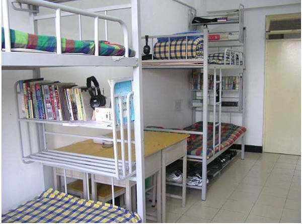 大学的寝室对比,大学的宿舍和高中差别真大