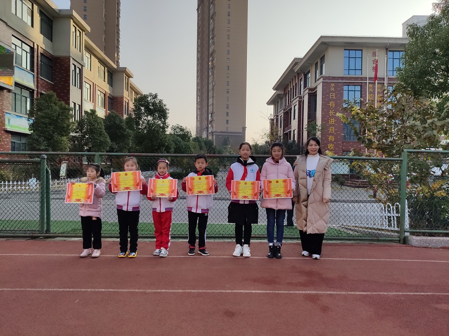 六安市三里桥小学足球赛,六安市梅山路小学足球队