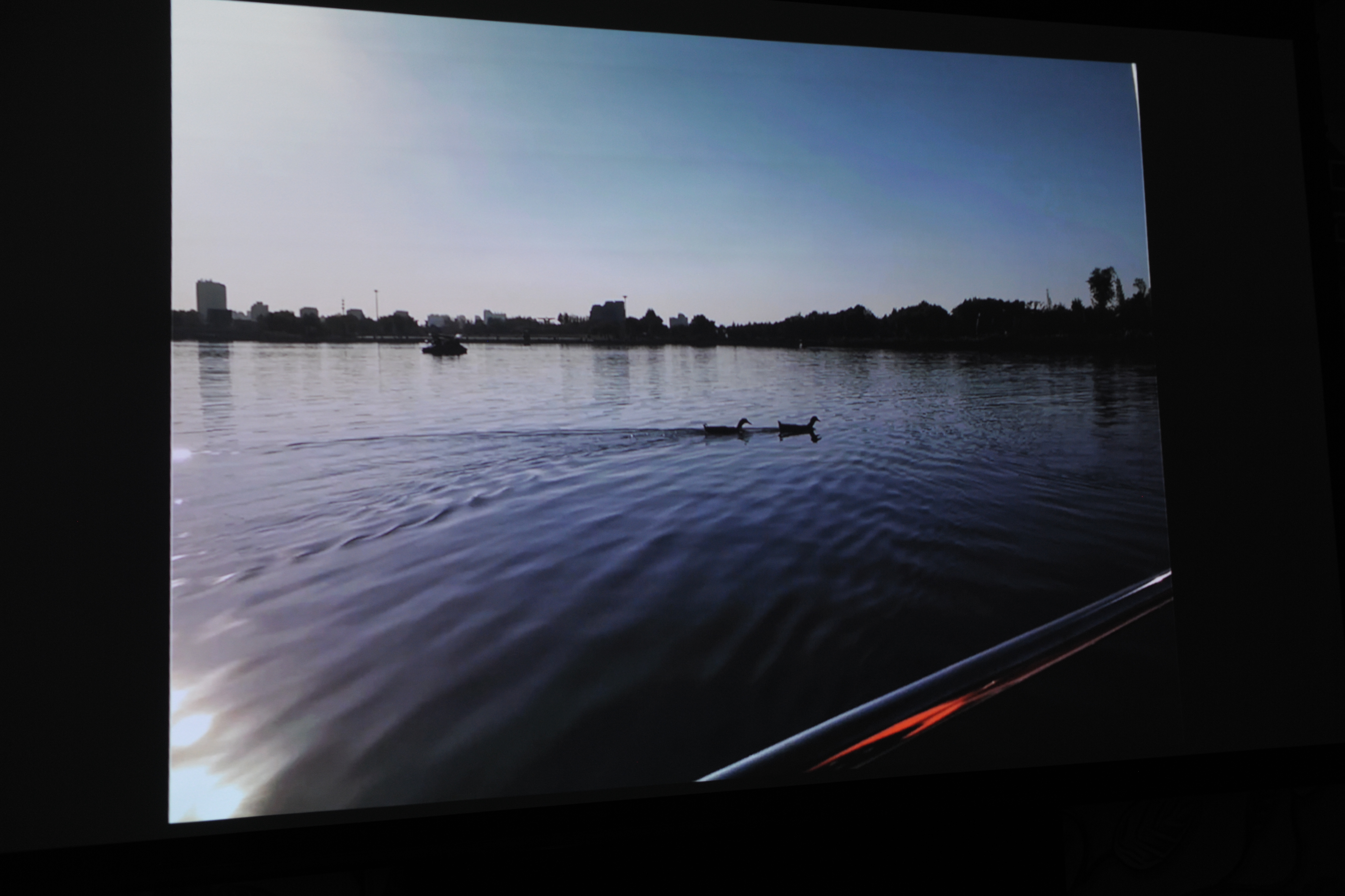 家庭投影机选什么样的幕布,家庭投影仪不要幕布