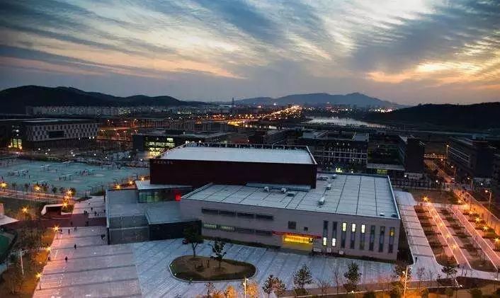 如果不考虑价格你会选哪个,南京买江北核心区还是仙林湖