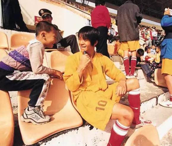 少林足球有什么讽刺意义,少林足球的深度解析