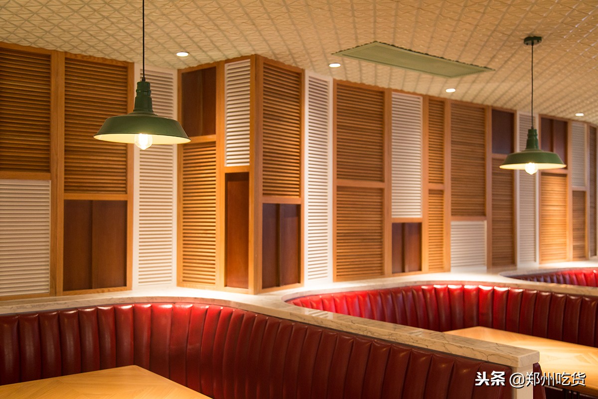 郑州新地标！正弘城18号开业，100+美食五折啦！