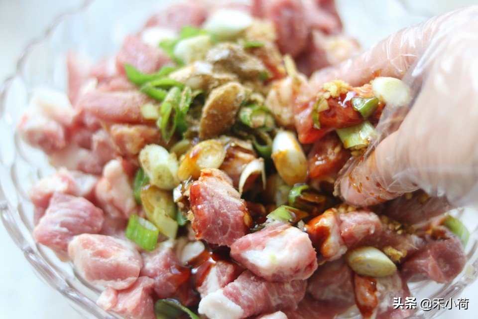 烧烤店的烤肉串的腌制方法视频,肉串自己怎么腌