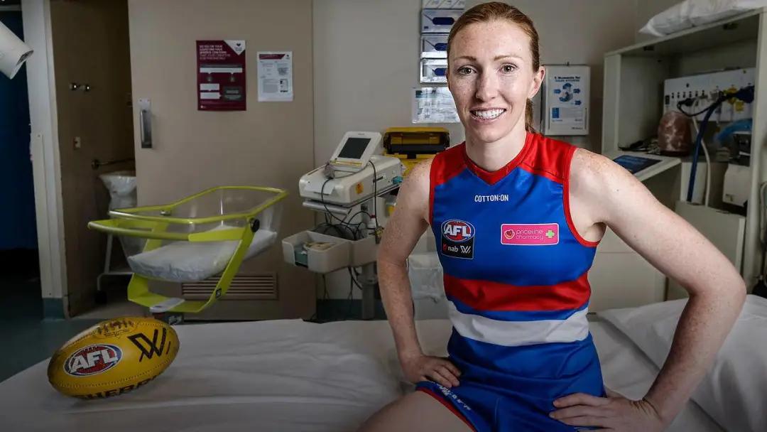 女子橄榄球肉搏,女子足球对抗