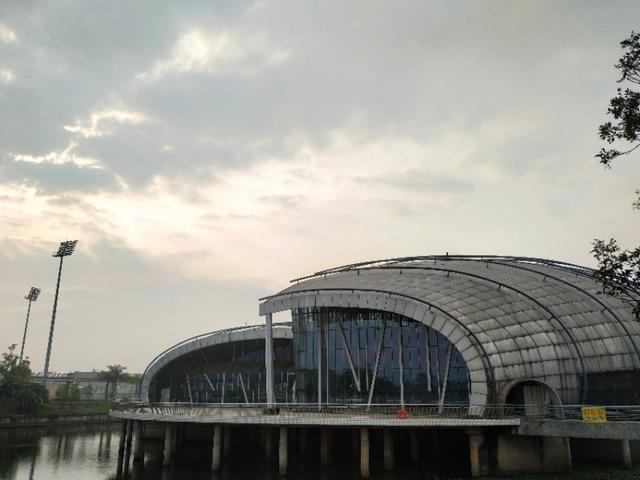 惠州鸟巢图片,惠州金山湖奥体