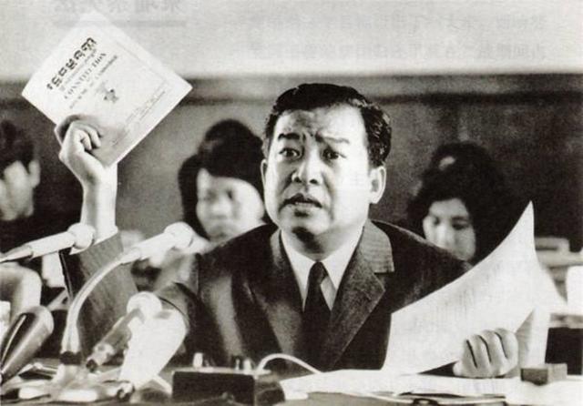 朗诺首相扮猪吃虎，欺骗西哈努克国王，还废黜了西哈努克国王