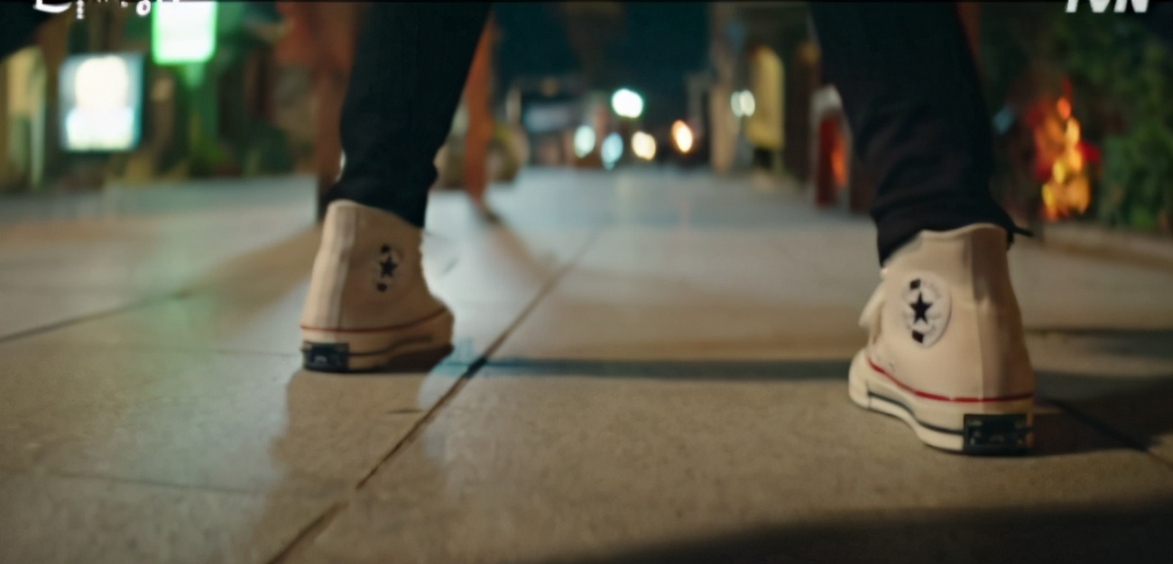 韩剧女明星同款鞋,韩素希同款鞋阿甘鞋