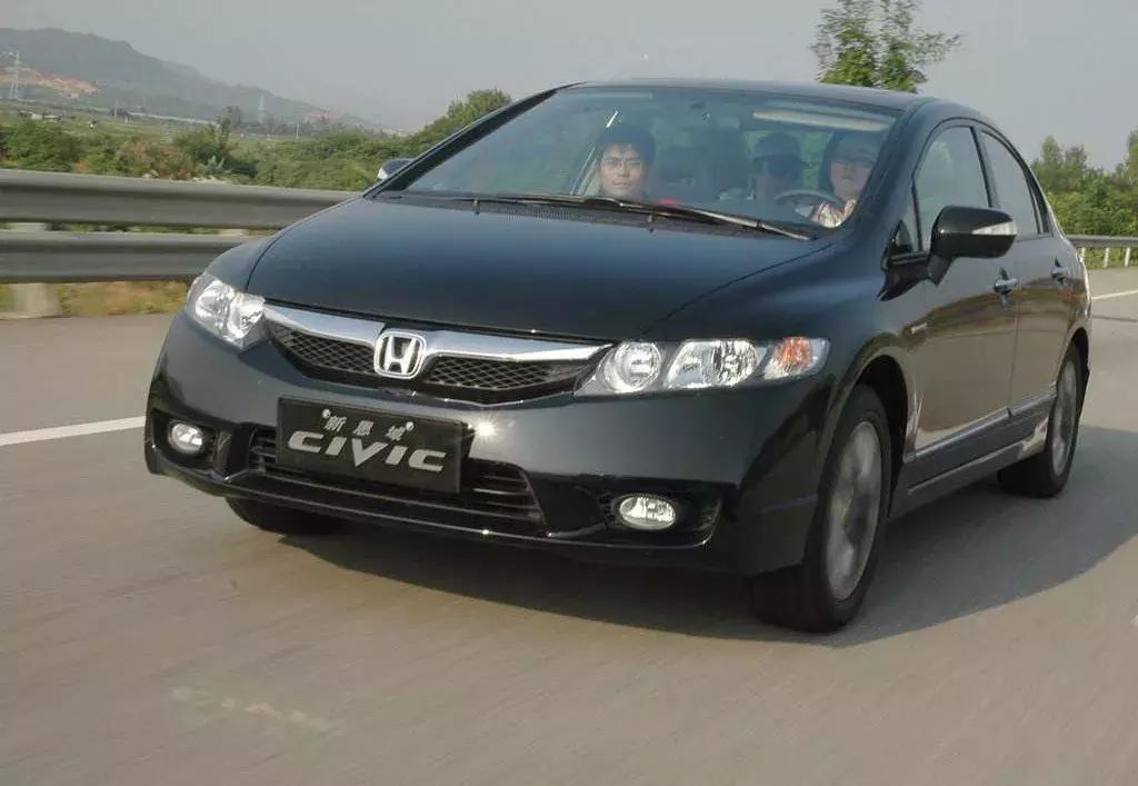 叔情丨临近的三十而立,思域与年轻人最后的倔强