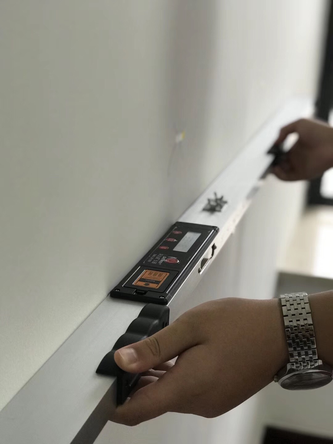 装修房子墙面刷什么颜色好看,装修房子刷墙面正规有哪些步骤