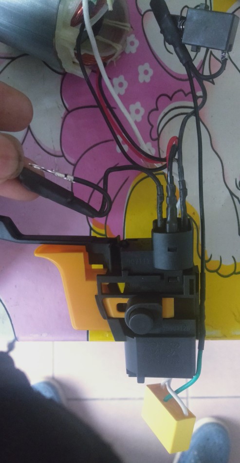 晶思达手电钻开关总成内部构造,插电款带冲击的手电钻