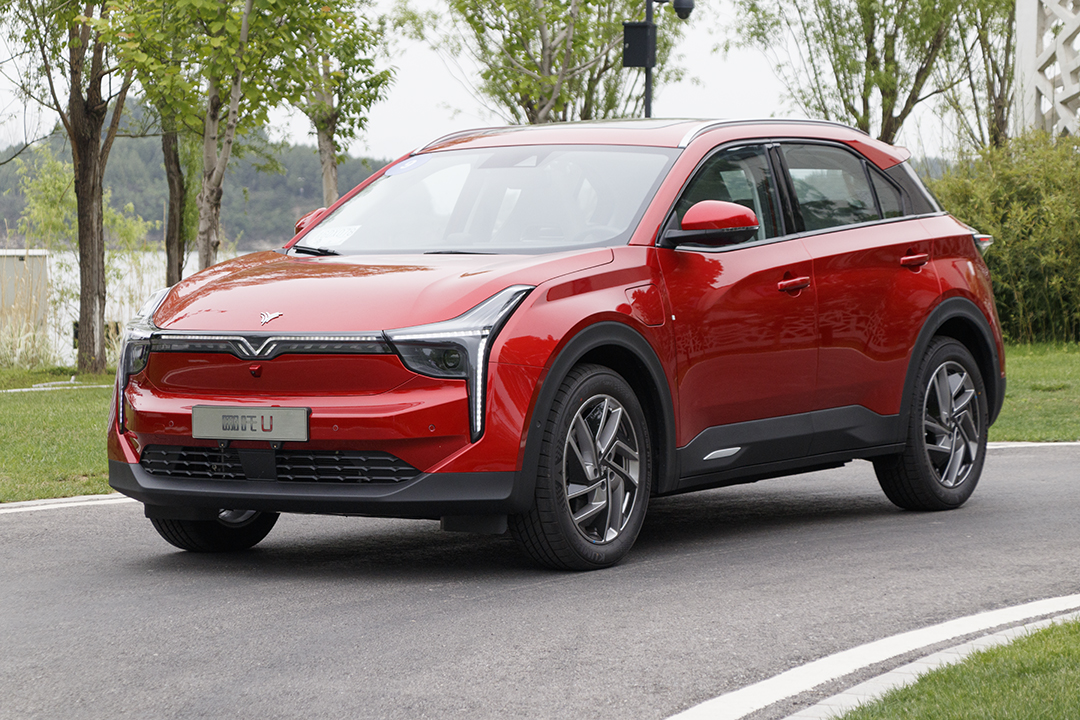 哪吒u新能源汽车推荐2021驾驭版,透明a柱的车