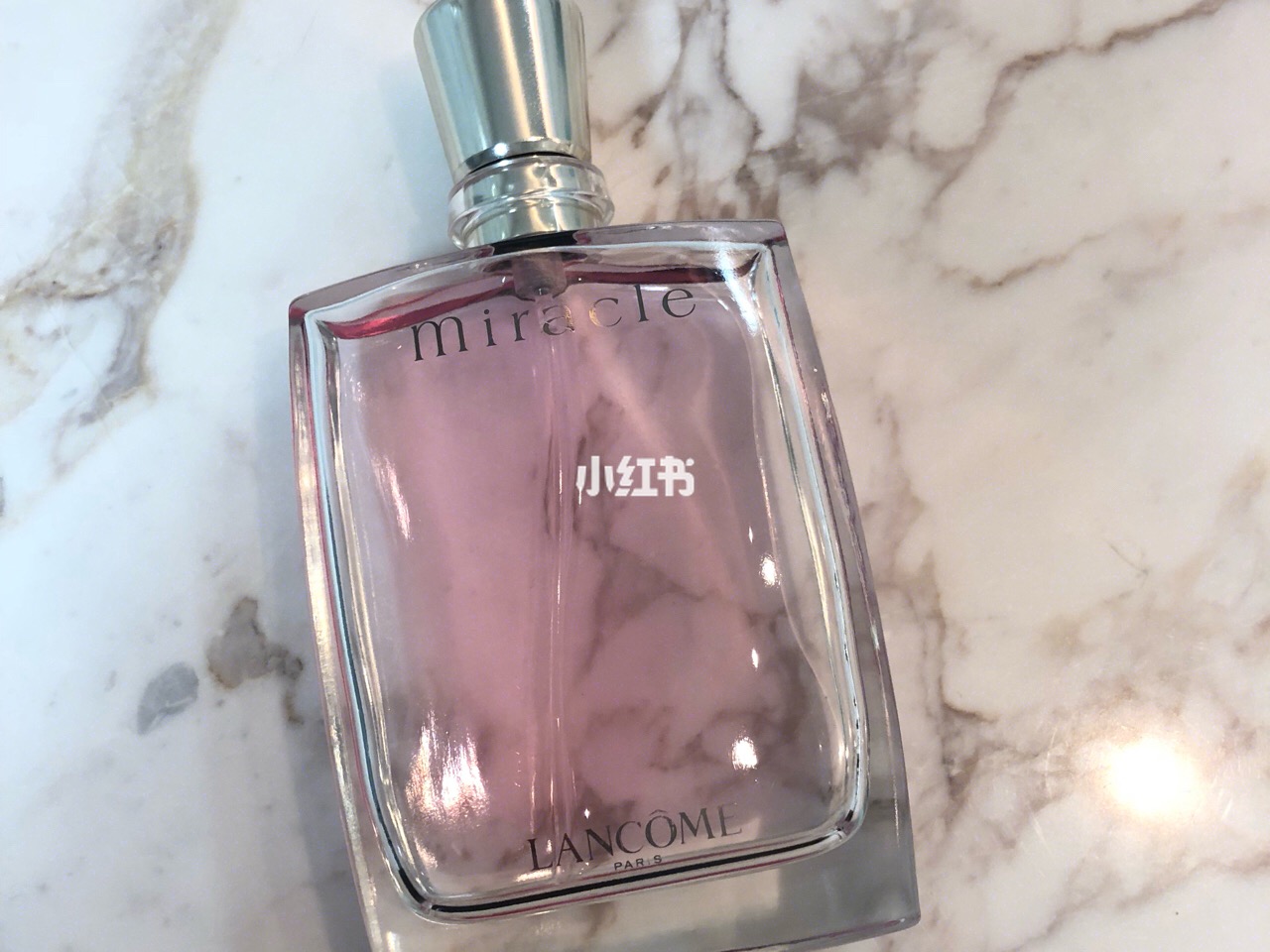 给女生买哪种香水最好,适合男人的香水味道推荐