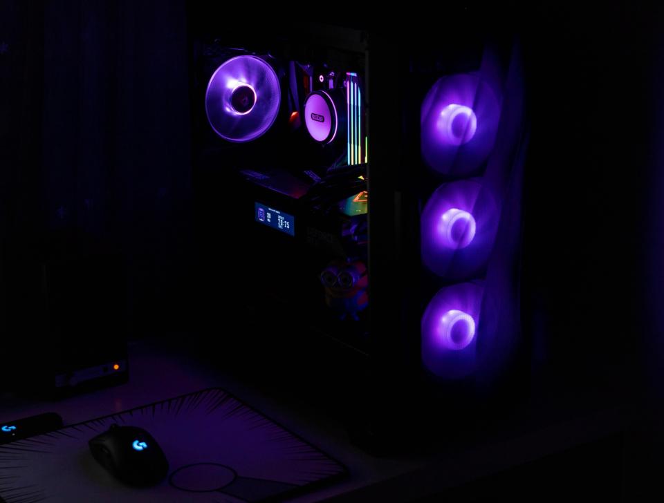 一台全新的iphone12价值多少元,一台iphone12的钱可以买什么