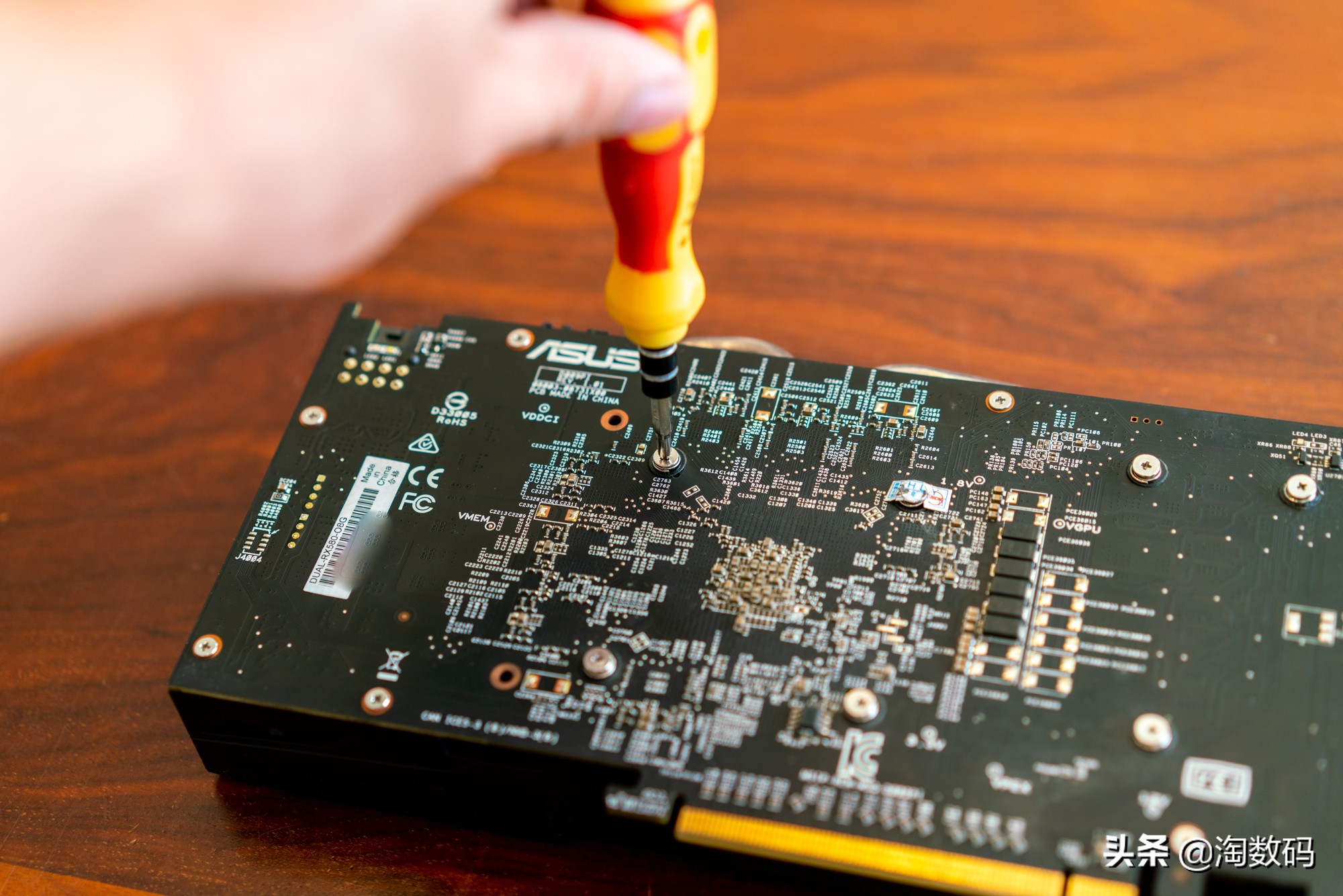 华硕rx5808g满血版是不是矿卡,华硕amdrx580显卡8g游戏测试