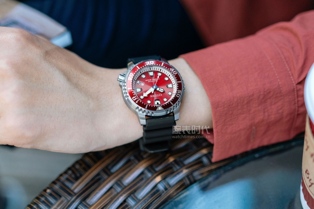 西铁城腕表老款版,两千左右的西铁城光动能腕表