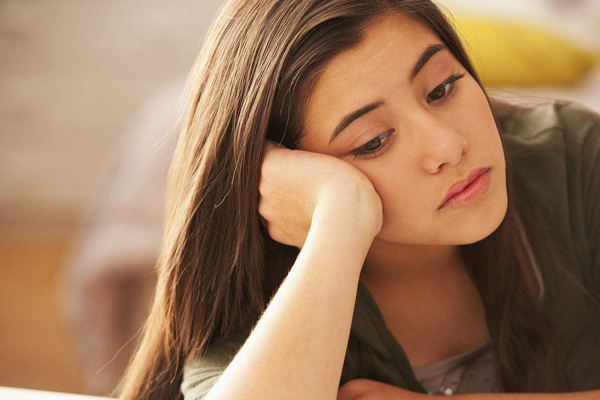 脸上出现红血丝是什么原因怎么办,脸上有红血丝怎么缓解