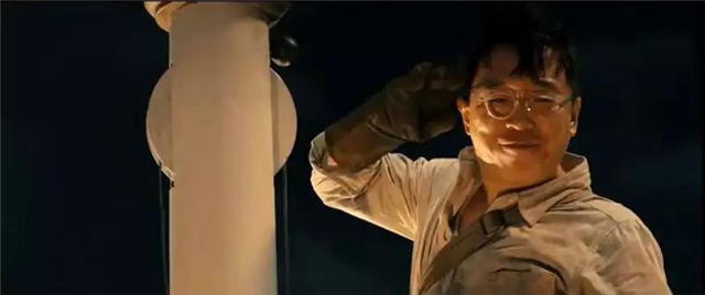 国庆档票房前三位均为国产影片,国庆档三强争霸票房